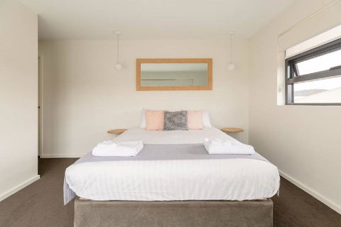Kangaroo Bay Apartments - Darwin Tourism 24