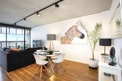 NGV Art Centre Retreat - StayCentral - Darwin Tourism 0