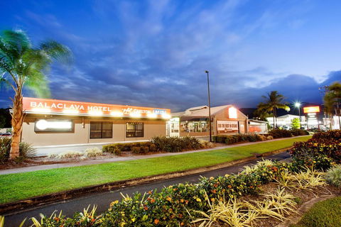 Nightcap At Balaclava Hotel - Darwin Tourism 2