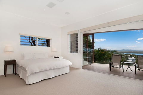 Noosa Penthouse Close To Hastings Street - Unit 2 Vue, 28 Edgar Bennett Ave - Darwin Tourism 1