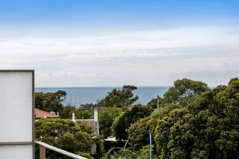 NORTH POINT RETREAT - MORNINGTON - Darwin Tourism 2