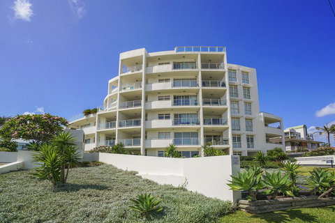 Ocean Views Unit 15 - The Entrance, NSW - Darwin Tourism 1