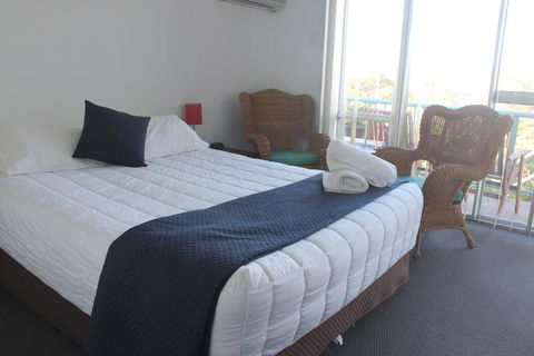 Oceanside Hawks Nest - Darwin Tourism 3