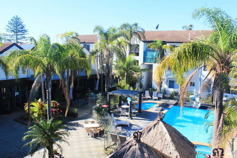 Oceanside Hawks Nest - Darwin Tourism 1