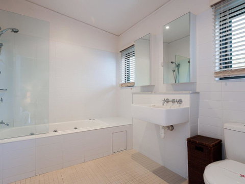 One Mile Ridge', 12a/26 One Mile Close - Stunning Views, Air Con, Infinity Pool - Darwin Tourism 2