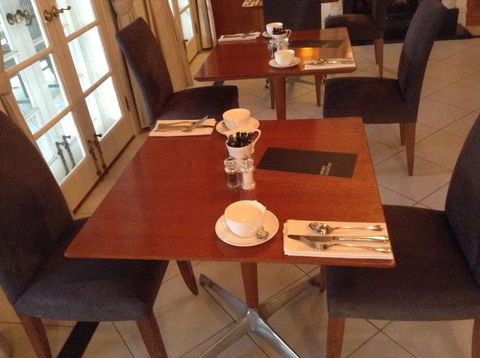 Oscars Waterfront Boutique Hotel - Darwin Tourism 1