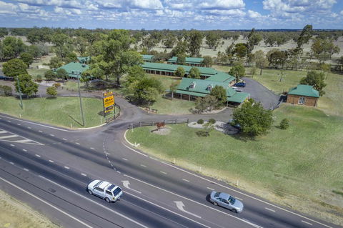 Overlander Homestead Motel - Darwin Tourism 2