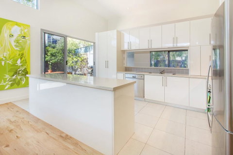 PALM COURT RETREAT - MORNINGTON - Darwin Tourism 3