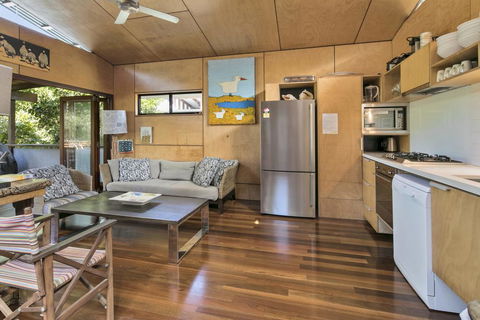 Pandanus Retreat - Darwin Tourism 1