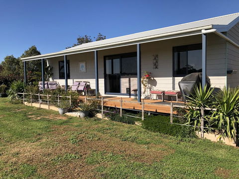 PANORAMA @ Lismar Lodge - Darwin Tourism 0