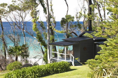 Pebbly Beach Escape - Darwin Tourism 1