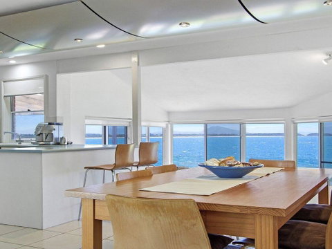 Penguin Head Retreat - Fabulous Views - Darwin Tourism 2