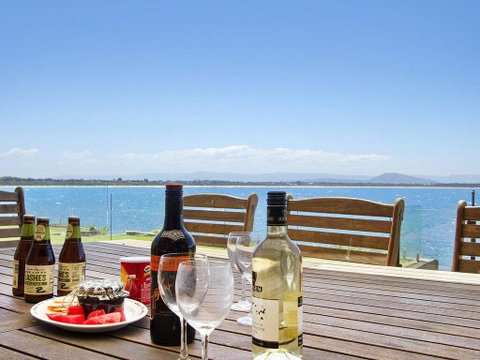 Penguin Head Retreat - Fabulous Views - Darwin Tourism 3