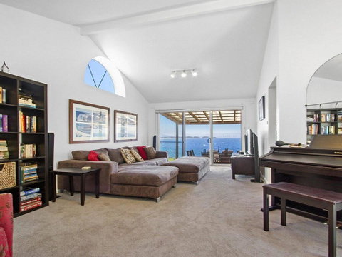 Penguin Head Retreat - Fabulous Views - Darwin Tourism 1
