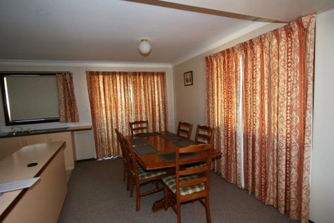 Petersdorf 4/129 Gippsland Street - Darwin Tourism 3