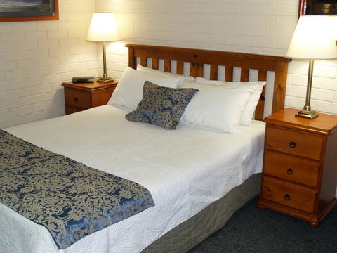 Pigeon House Motor Inn - Darwin Tourism 1