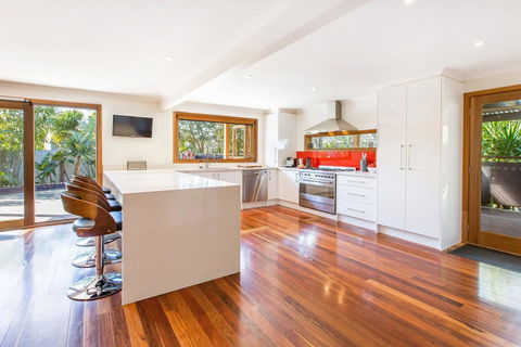POINT LEO BEACH HOUSE - POINT LEO - Darwin Tourism 1