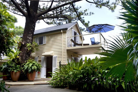 Port Douglas Cottage & Lodge - Darwin Tourism 0
