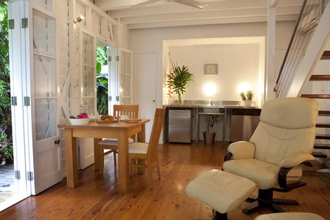 Port Douglas Cottage & Lodge - Darwin Tourism 3