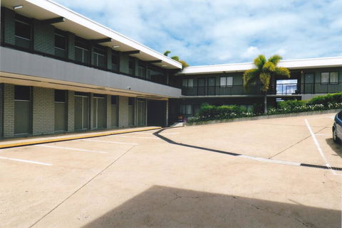 PRECINCT HOTEL GLADSTONE - Darwin Tourism 0