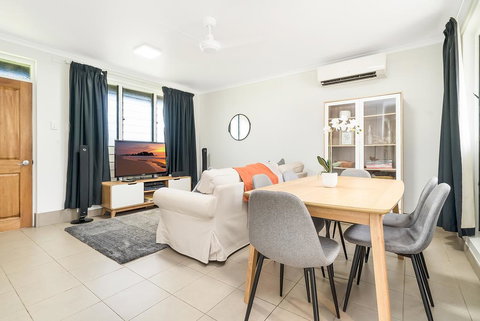 Private Pool, Big Backyard, Aircon - Paradise! - Darwin Tourism 1