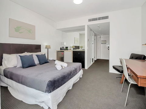 Privately Owned Hotel Room By Cairns Marina 222 - Darwin Tourism 0