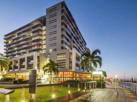 Privately Owned Hotel Room By Cairns Marina 222 - Darwin Tourism 1