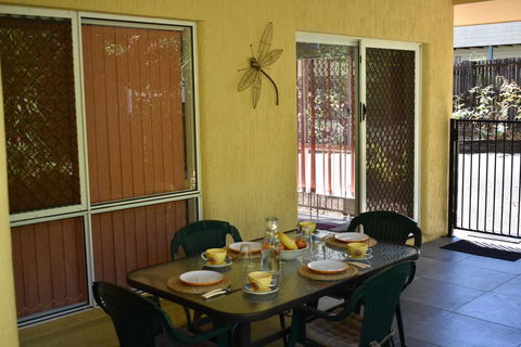 Rainforest Cottage Cairns - Darwin Tourism 1