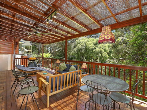 Retro Vibes - 18 Norahview Street, Bateau Bay - Darwin Tourism 2