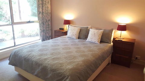 Roshnier Apartment - Darwin Tourism 1