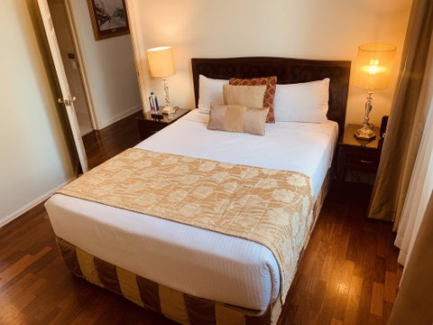 Royal Albert Hotel - Darwin Tourism 2