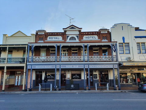 Royal Hotel - Darwin Tourism 0