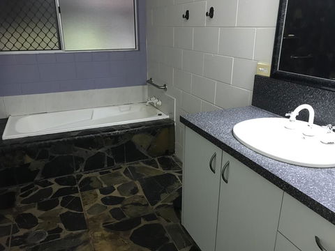 Royal Palm Cottage, Entire Two Bedroom 2 Bathroom House With Pool - Darwin Tourism 3