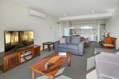 Salt Five Apartment Sorrento - Main Street Location - Darwin Tourism 0
