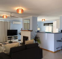 Salty Air Apartments Kingscote Kangaroo Island - Darwin Tourism
