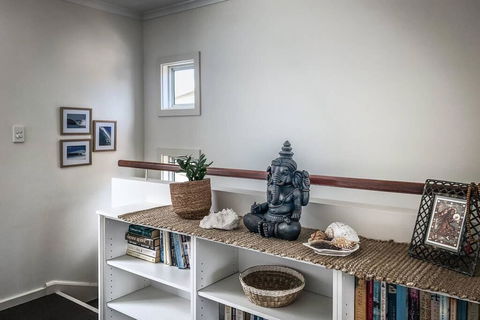 Samphire Beach House - Darwin Tourism 3