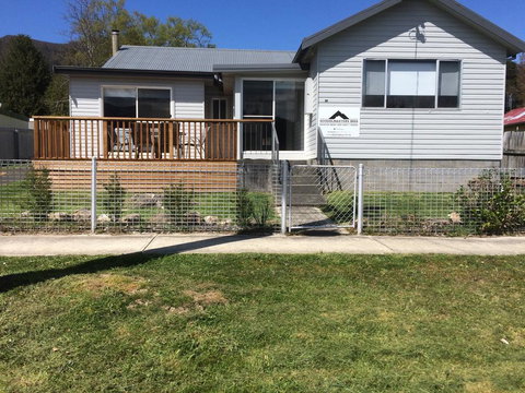 Schoolmasters Digs - Darwin Tourism 1