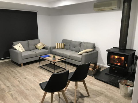 Schoolmasters Digs - Darwin Tourism 3