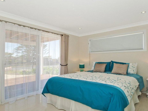 Seacluded - Plenty Of Room For Everyone - Darwin Tourism 1