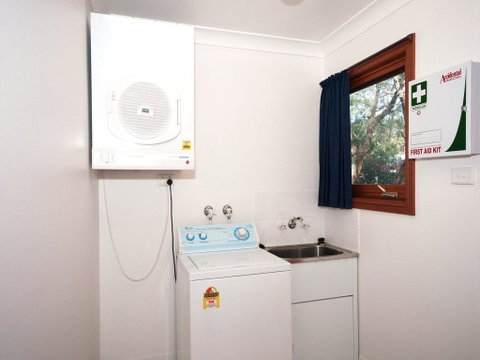 Semaphore Beach House - Darwin Tourism 1