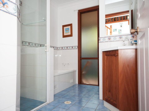Semaphore Beach House - Darwin Tourism 2