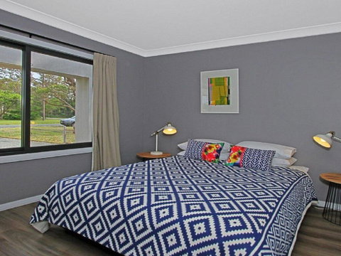 Shady Palms - Modern Beach House With Studio - Darwin Tourism 3