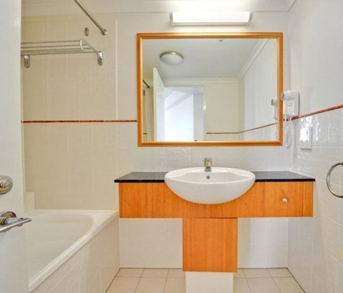 Shevlin Apartments - Darwin Tourism 2