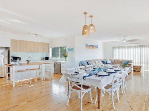 Sienna By The Sea - Spacious Coastal Getaway - Darwin Tourism 0