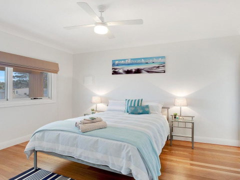 Sienna By The Sea - Spacious Coastal Getaway - Darwin Tourism 3
