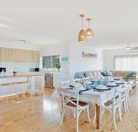 Sienna by the Sea - spacious coastal getaway - Darwin Tourism