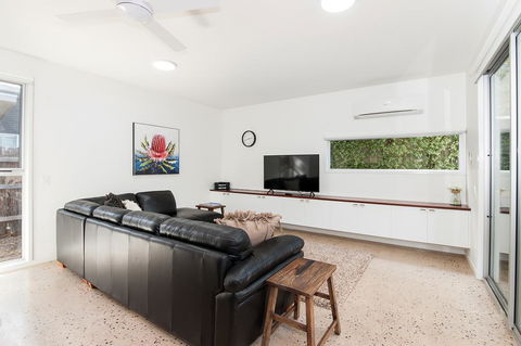 Southern Grampians Cottages - Darwin Tourism 3