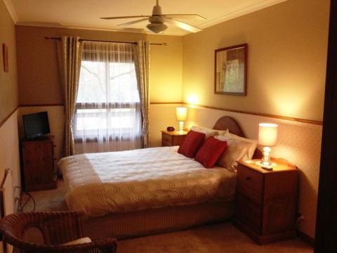 Southern Vales Bed & Breakfast - Darwin Tourism 0