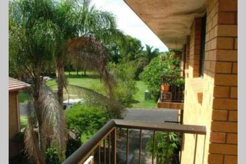 Spacious 2 Bedroom Beach Side Apartment - Close To Shopping Centre With Coles, Health Food Shop, Sushi, Pizza, Cafes, Hairdresse - Darwin Tourism 3