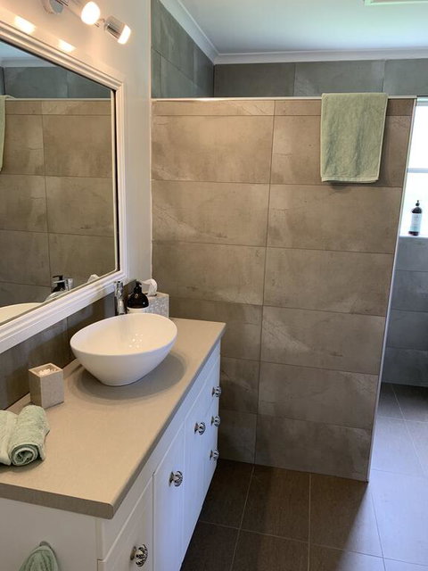 Stephanies Country Cottages - Darwin Tourism 2